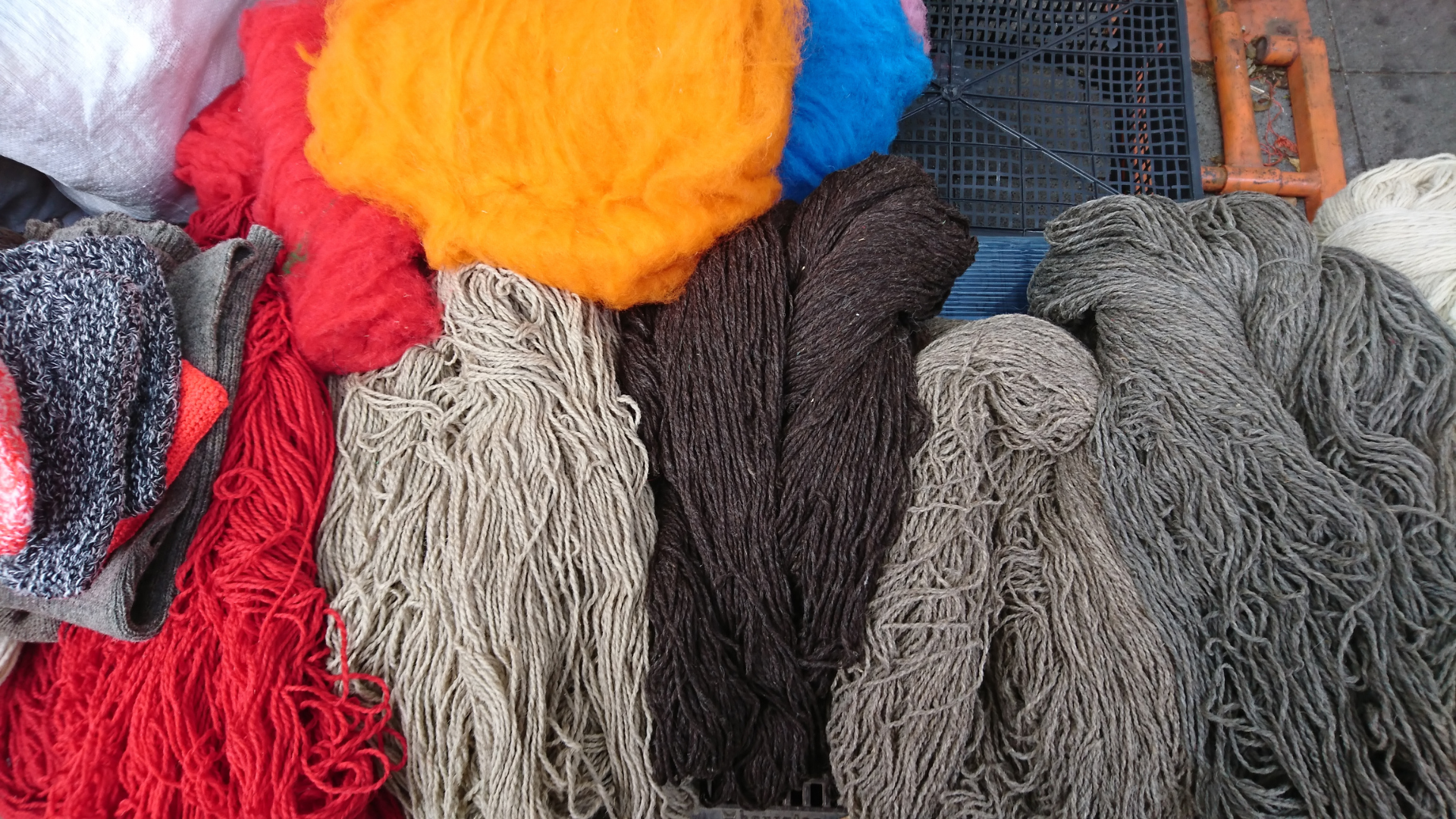 Bulgaria - Wool Seller ZHENSKI Pazar (Ladies Bazaar), Sofia 