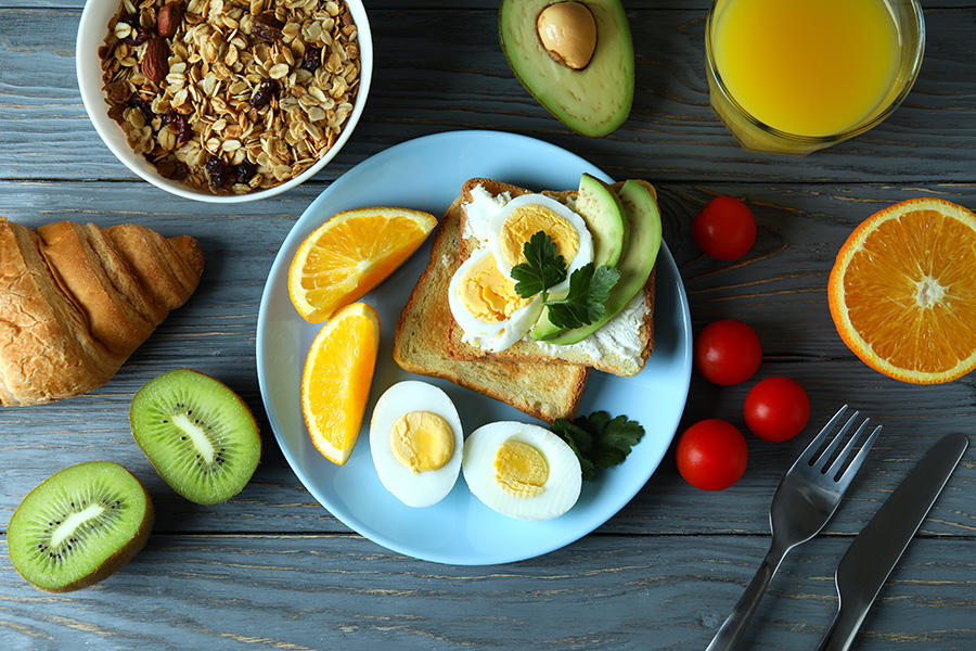 balanced meal with protein and fiber helps prevent energy crashes