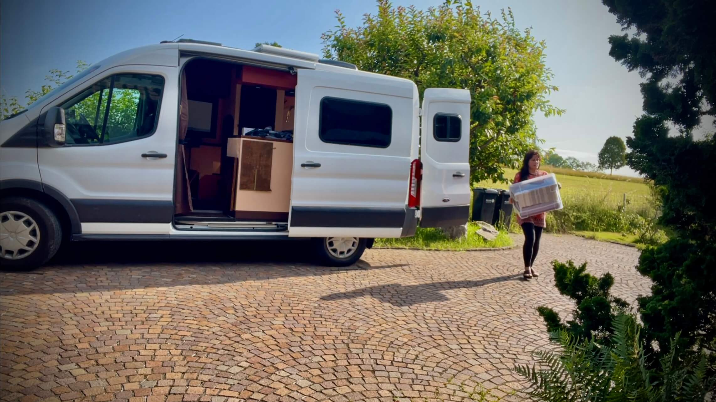 van life solo female traveler favie music