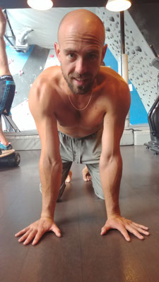 Position classique, la plus passe partout, prête à te servir ;)