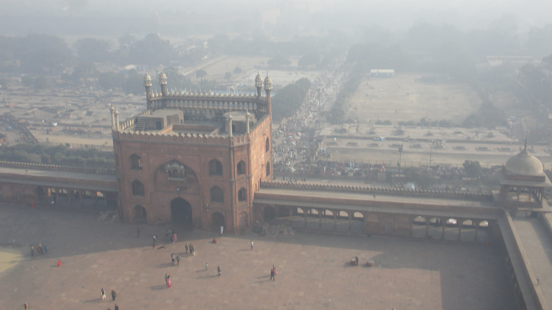 Masjid-i-Jehān-Numā - Old Delhi