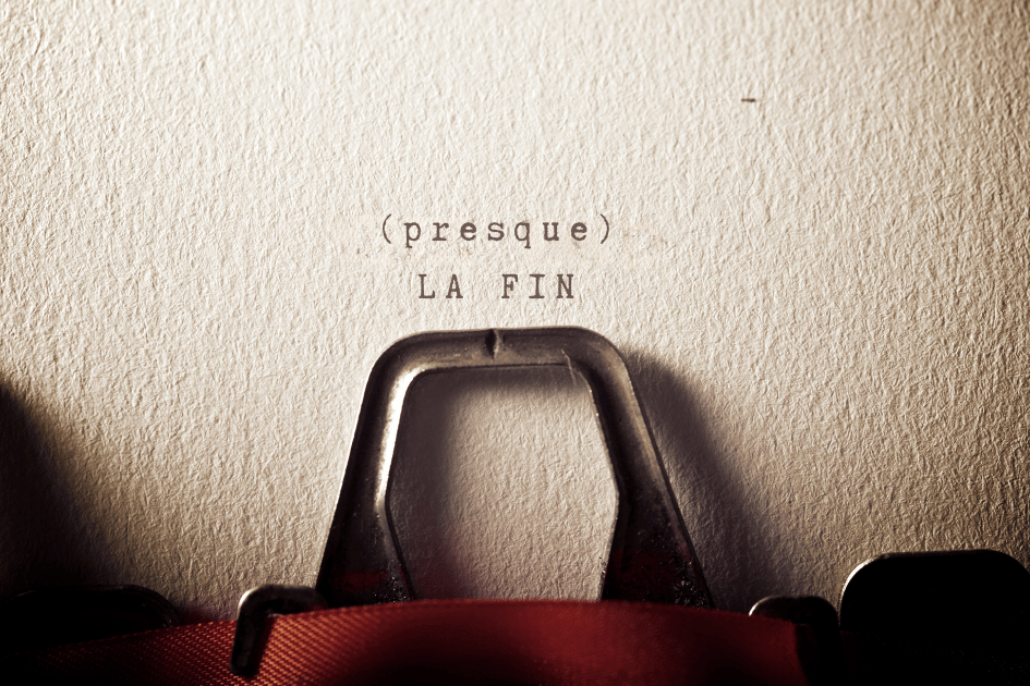 Machine à écrire presque la fin - habitude persévérance routine quotidienne organisation maison ranger progresser