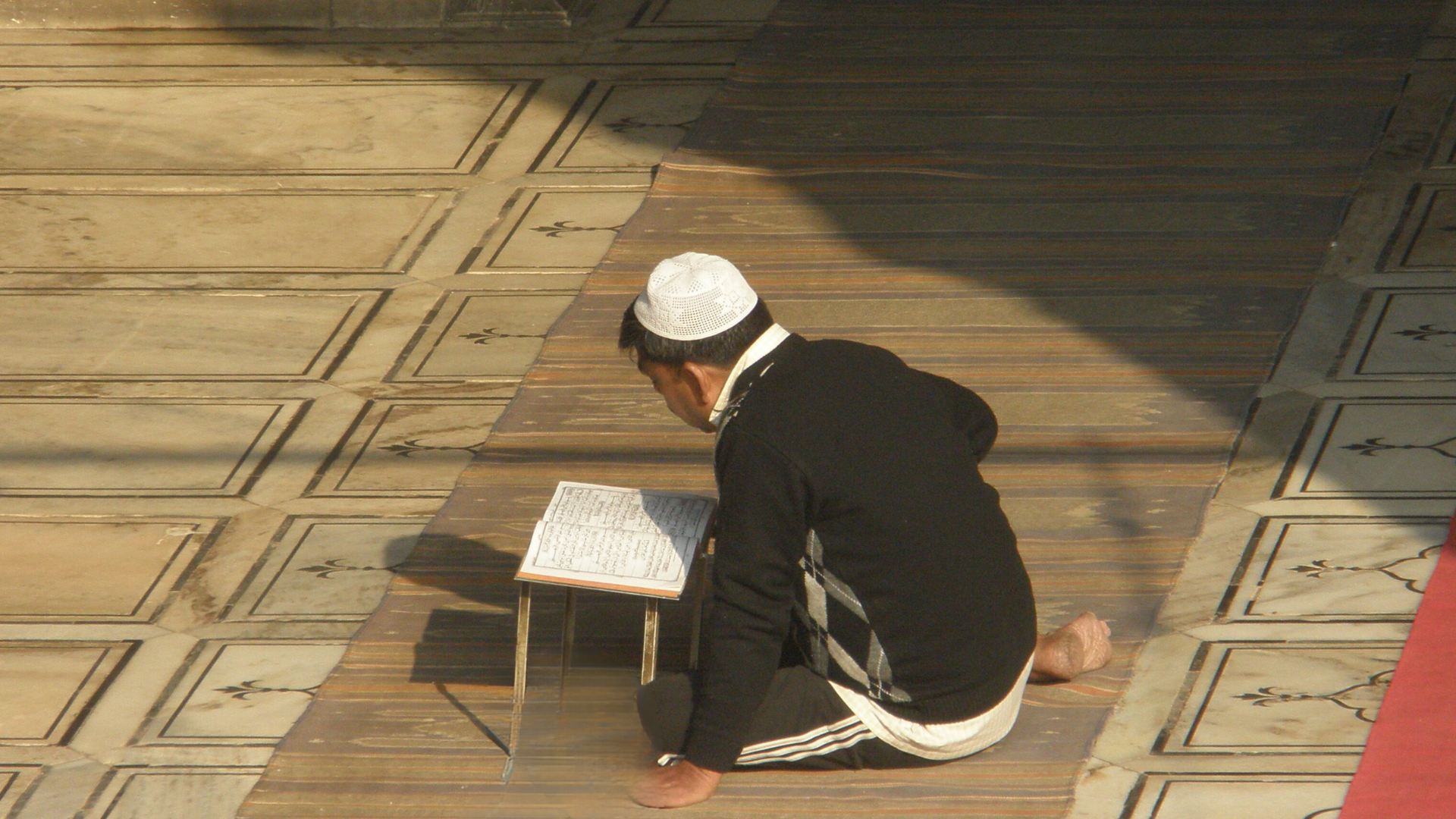 Masjid-i-Jehān-Numā - Old Delhi