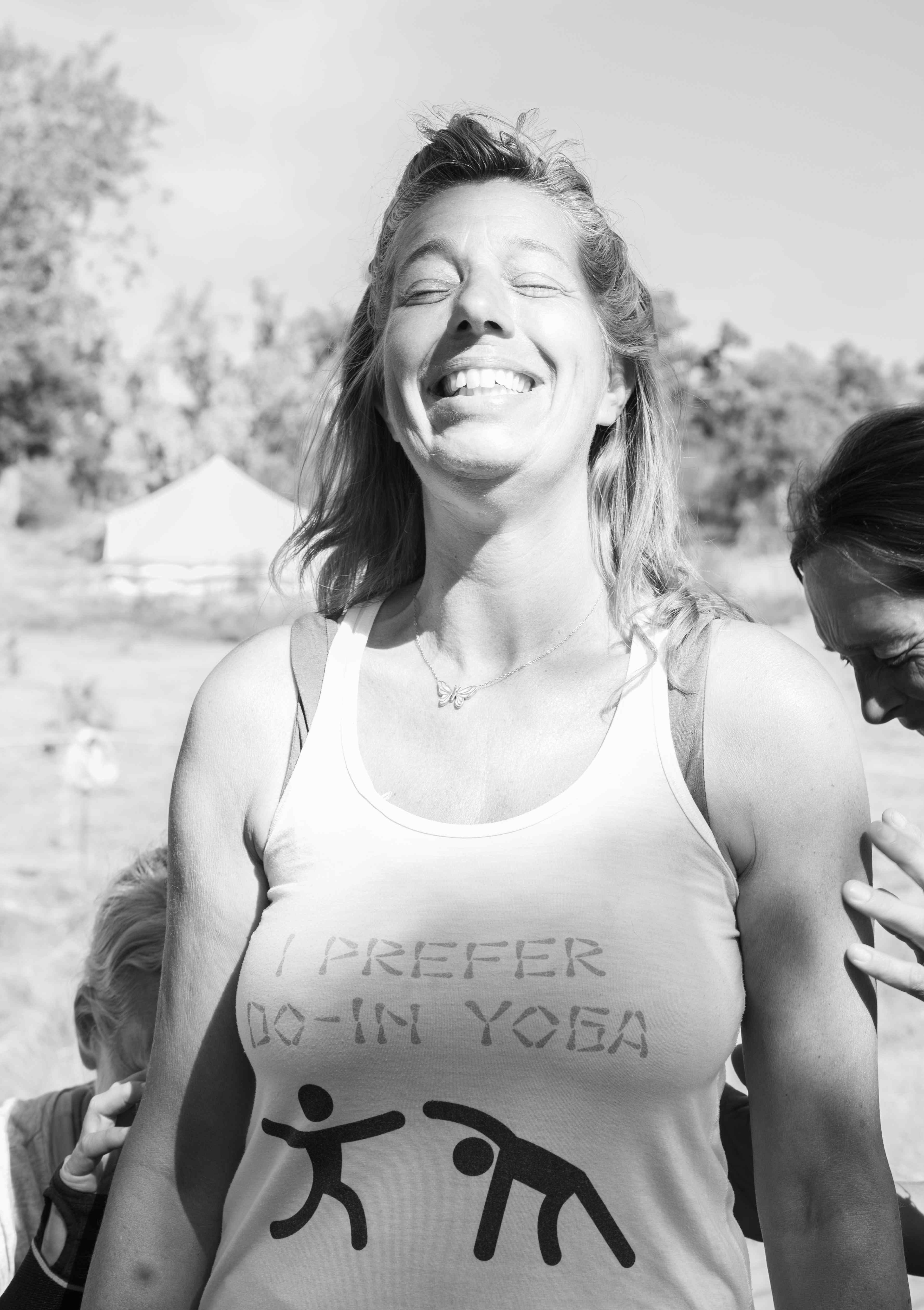 Do-In Yoga met elkaar waarbij je geeft en ontvangt voor de maag meridiaan