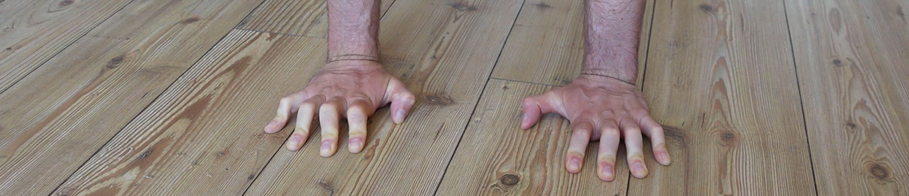 Placement des mains équilibre sur les mains