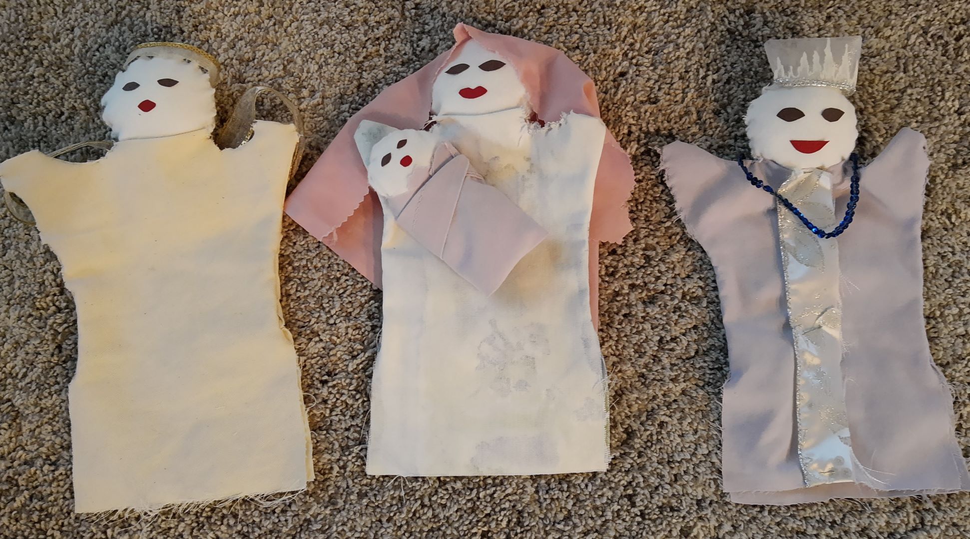 Nativity hand puppets - homeschooldrama.com