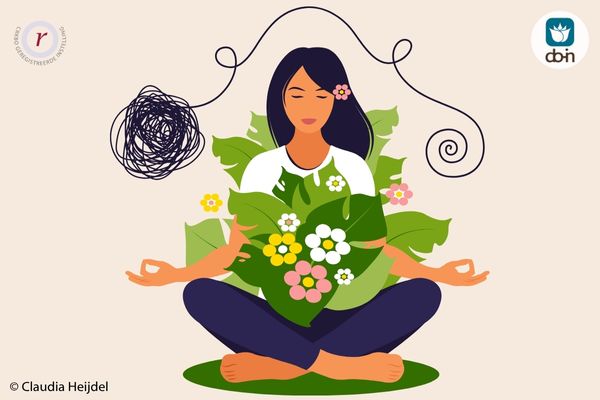 Vrouw doet Dantian buikademhaling voor nervus vagus stimulatie