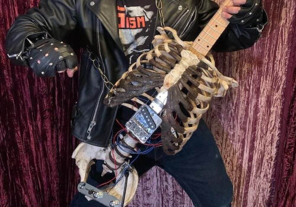 Les guitares les plus extraordinaires - Guitare Skelecaster