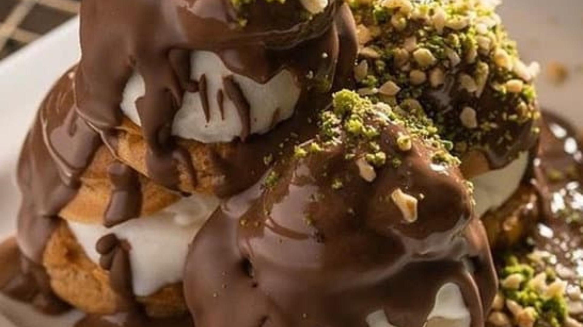 Greece | Thessaloniki Niki Avenue Mado Dessert Profiteroles