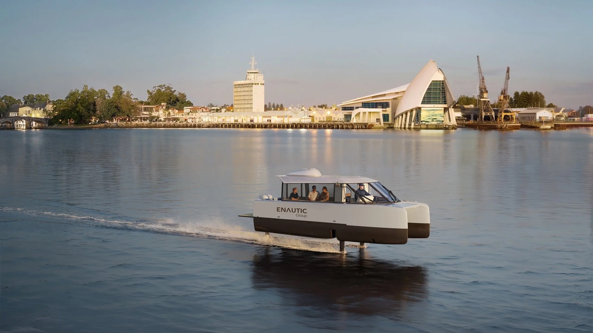 VS-9 on Swan River, Perth.