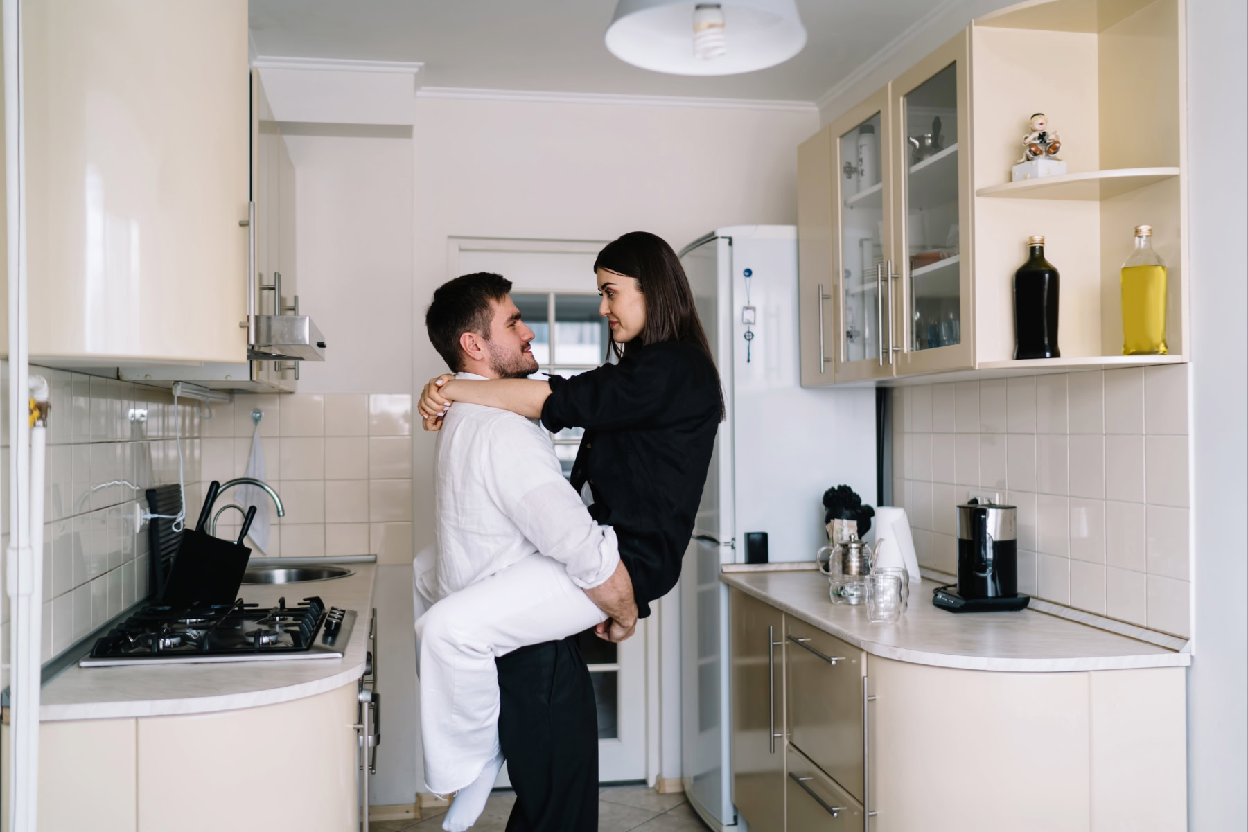 50 Science-Backed Reasons Why You Might Feel Anxious In a Relationship