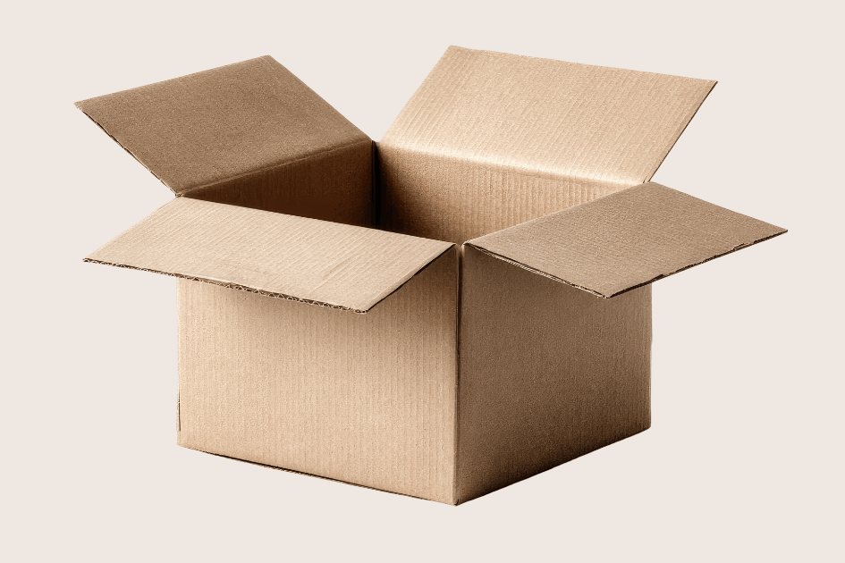 Carton de déménagement ouvert utilisé comme image pour illustrer la technique du faux déménagement pour trier sa maison.