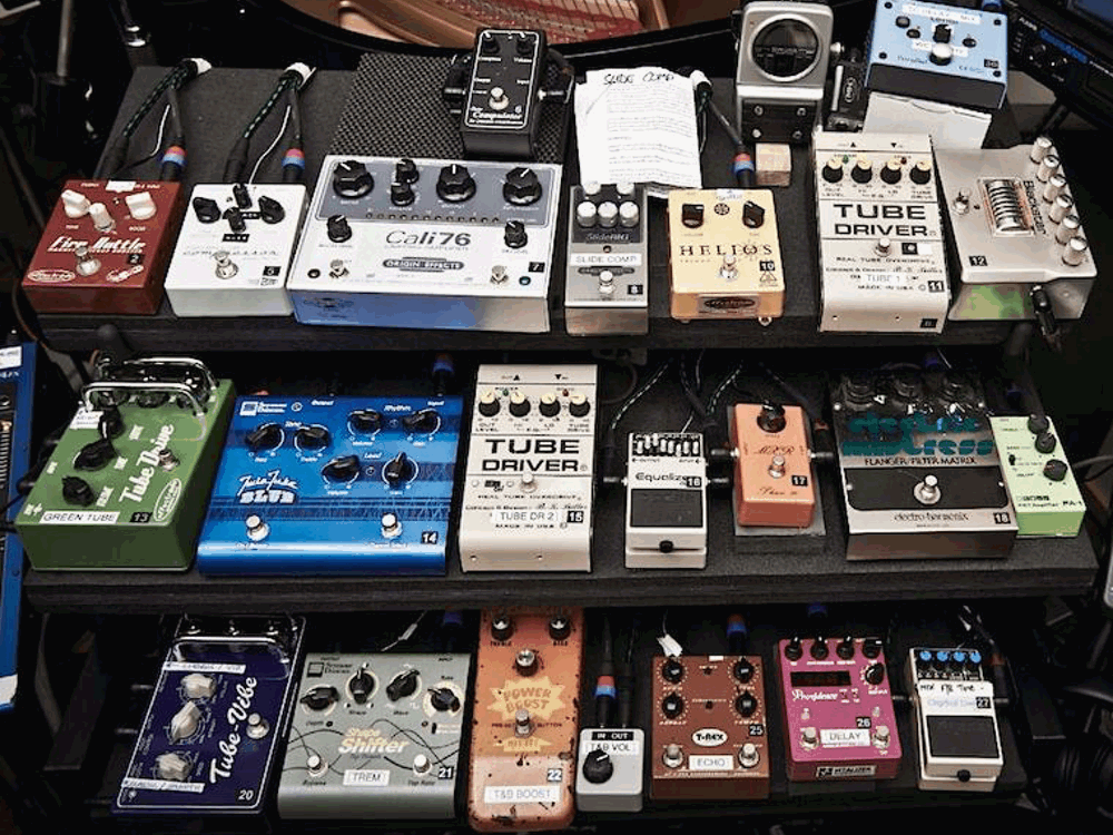 david gilmour - pedal board - 2015