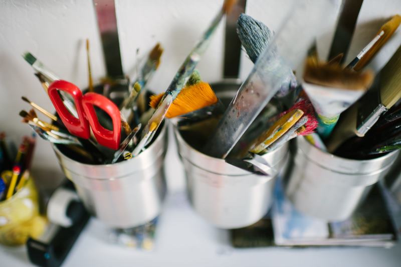 utensil storage for paintbrushes