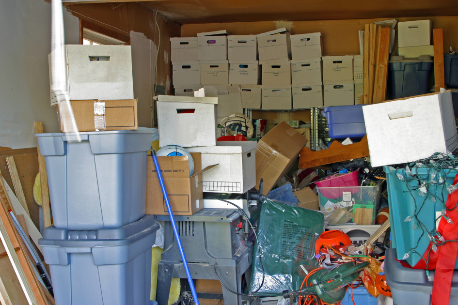 Pièce de stockage et d'archivage bondée