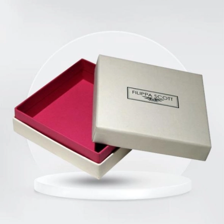 personalized-clamshell-gift-boxes