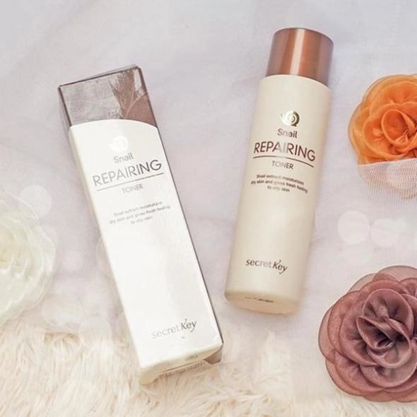 skin-toner-with-logo-boxes