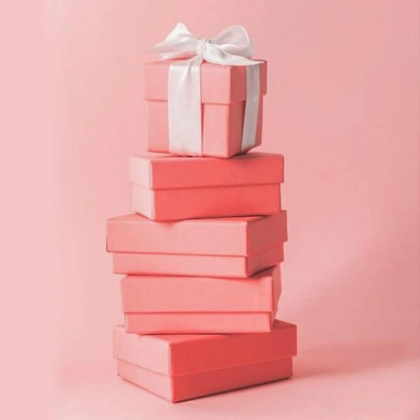 custom-staked-gift-boxes