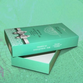 Custom Silk Stocking Boxes custom-silk-stocking-boxes-with-logo