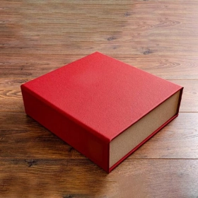 clamshell-gift-box