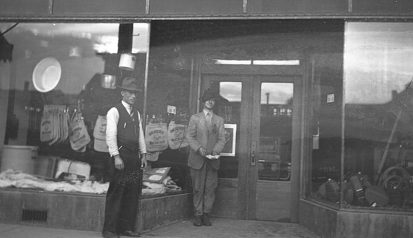 Elgin, Hill Hardware Store 3