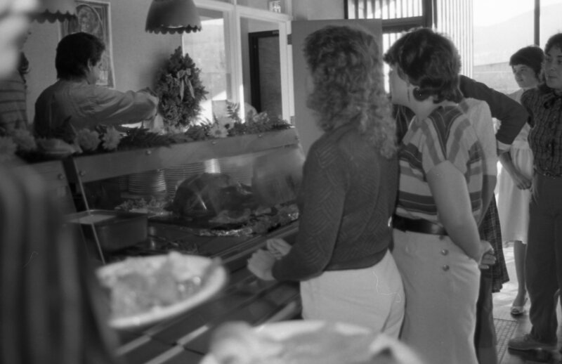 1984 Students Serve Thanksgiving Dinner for Senior Citizens 21