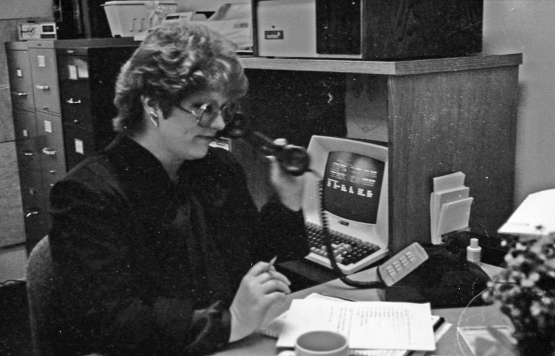 1985 Employee, Unidentified Woman F 01