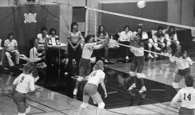 1984 Volleyball Action 09