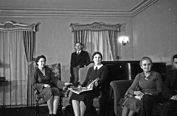 Reuter Group-U, Family 12