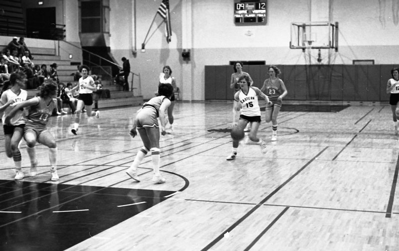 1982 Women's Basketball, EOSC vs. Lewis &amp; Clark, Action 01