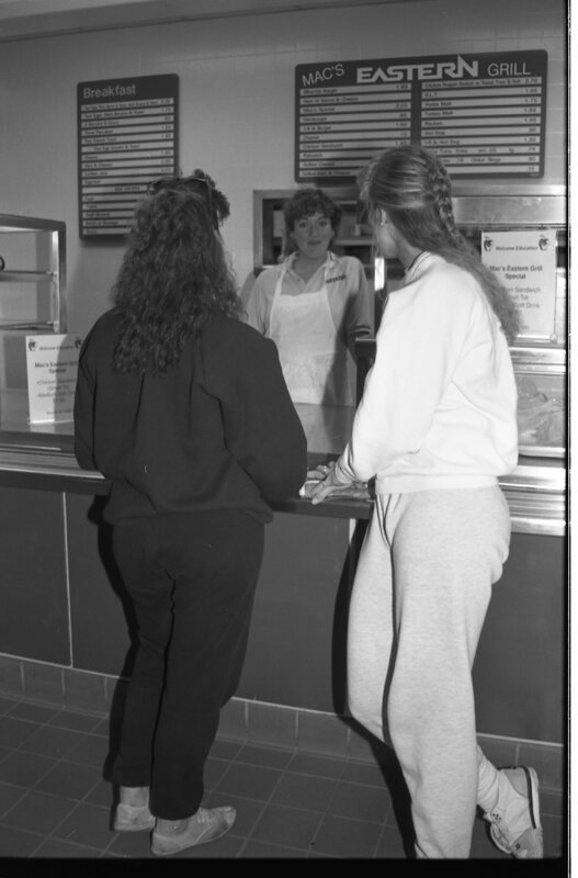 1990 Hoke Hall Cafeteria 13