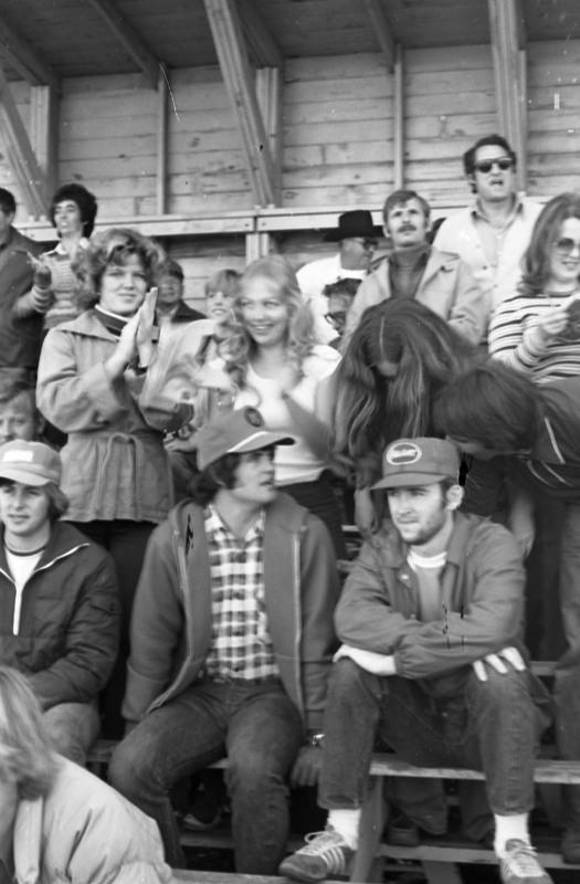 1977 Homecoming, Football Fans 03