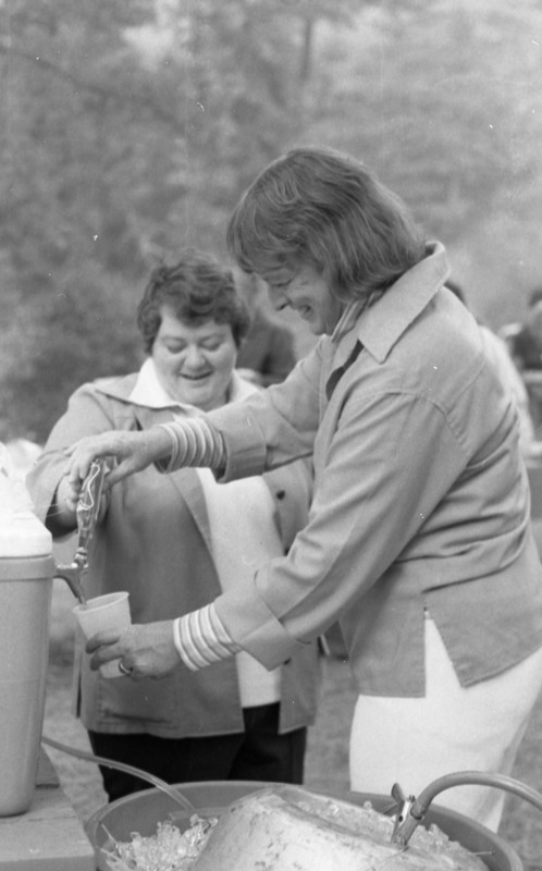 1979 Employees, Party Outdoors 05