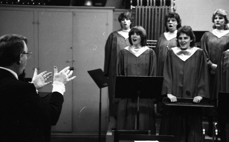 1985 April, Choir 02