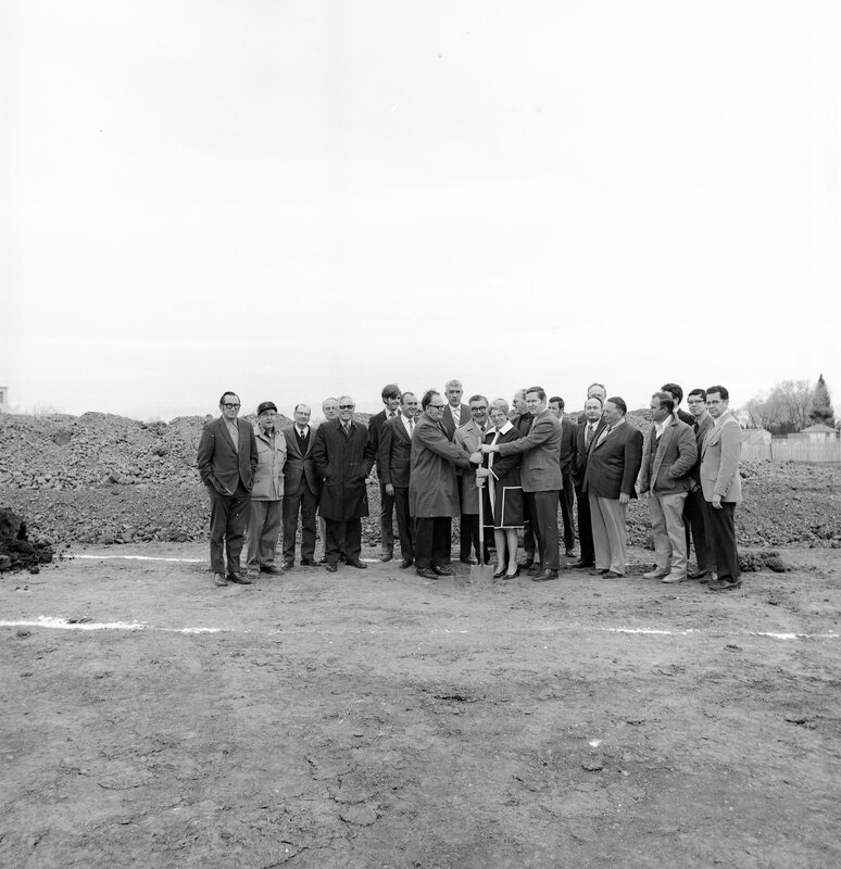 1972 Hoke Hall Ground Breaking 06