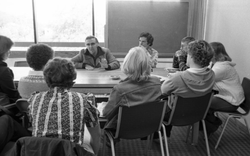 1978 Transfer Students with University Leaders 05