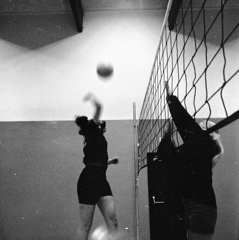1972 Volleyball Action 14
