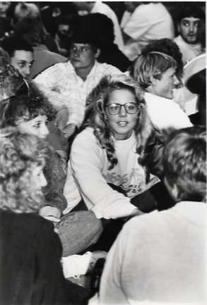 1987 New Student Days, Indoors 01