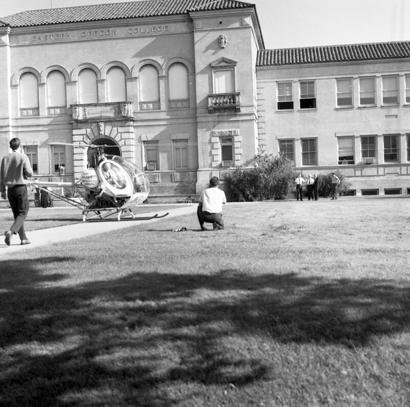 1967 Summer Graduation, Guest Arrival 07