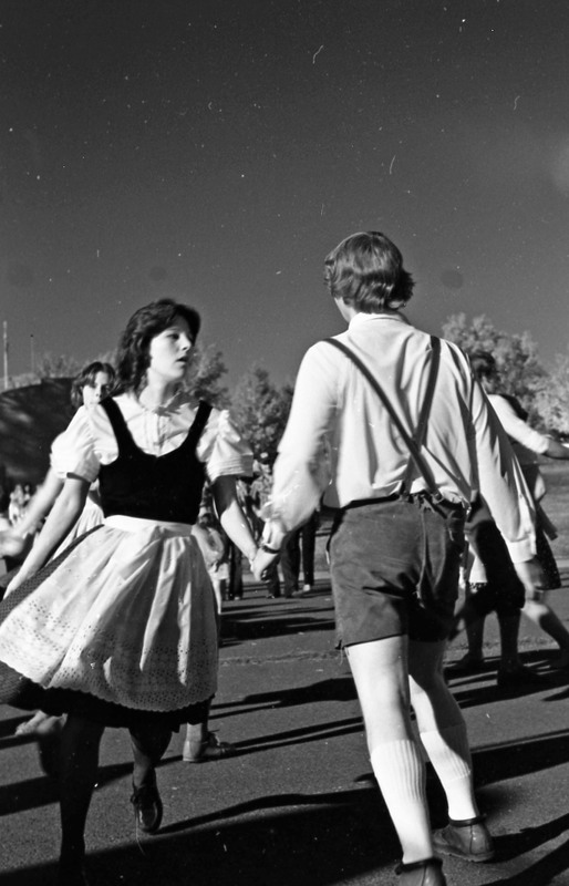 1977 Octoberfest, Folk Dancing 09