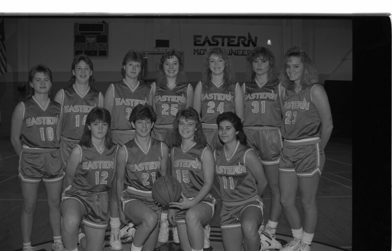 1989 Women's Basketball Team 03