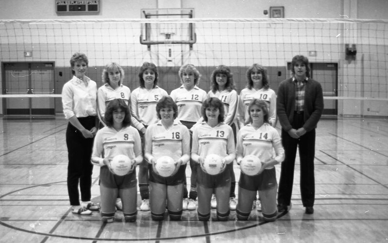 1983 Volleyball Team 05