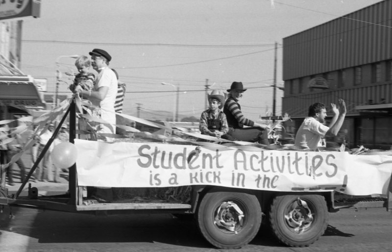1981 Homecoming Parade, Floats 07
