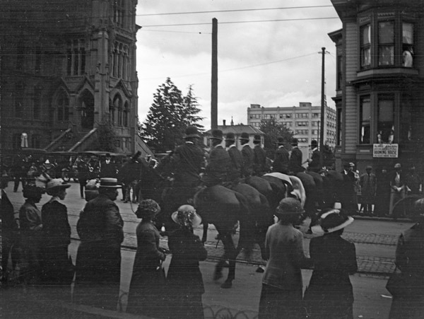 Portland, Parade 11