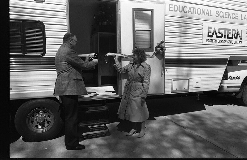 1991 Mobile Laboratory, Ribbon Cutting 16