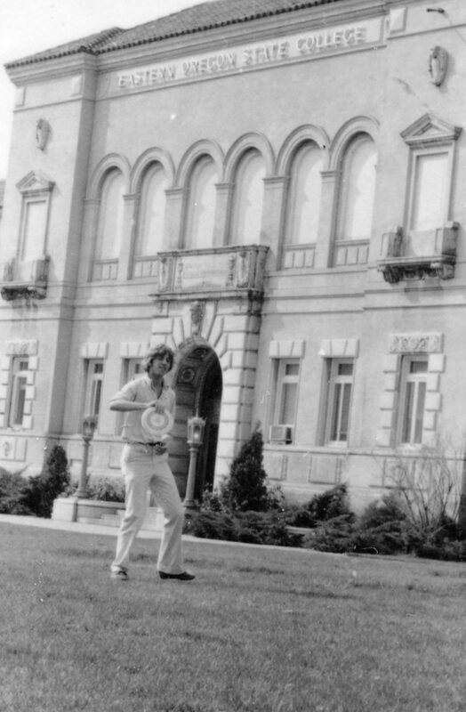 1976 Student, Frisbee 11