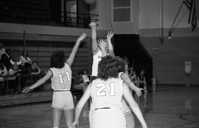 1985 Women's Basketball Action, EOSC vs. LCSC 07