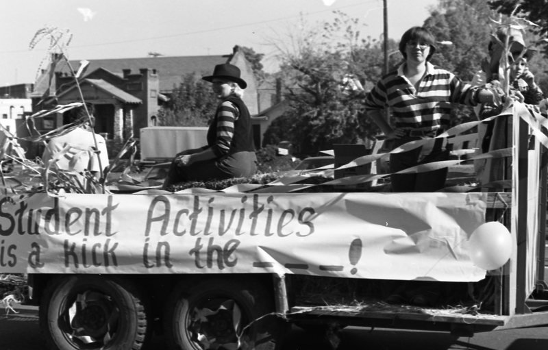 1981 Homecoming Parade, Floats 02