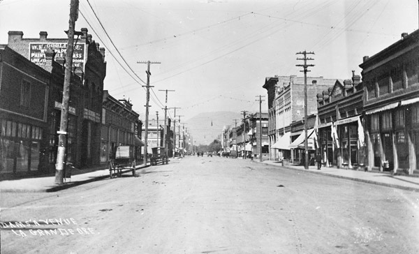 La Grande, Street Scene 30