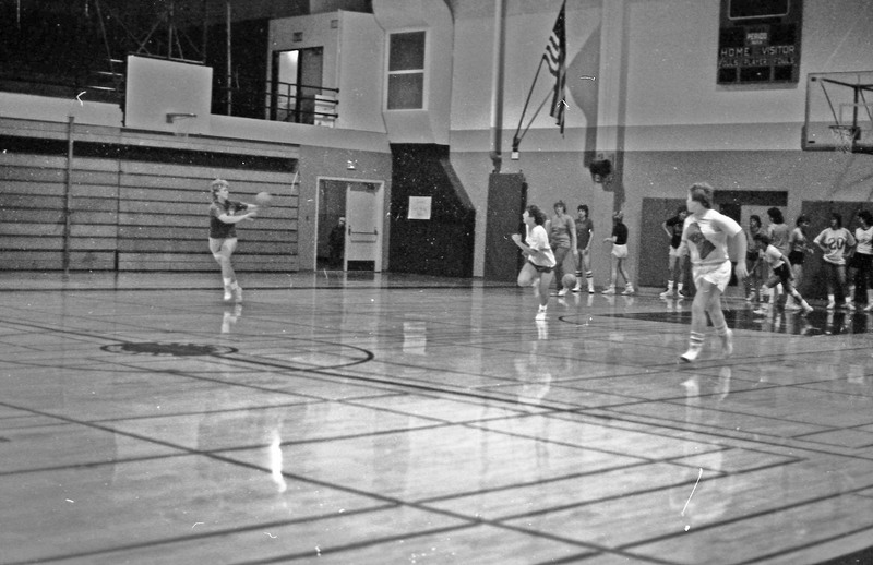 1985 Women's Basketball Practice 12